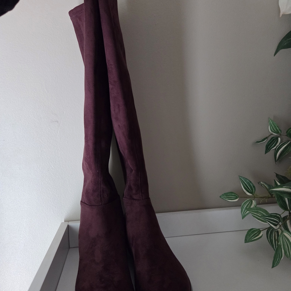 Michael Kors Women's Burgundy Suede Boots Size 6 - Picture 3 of 16